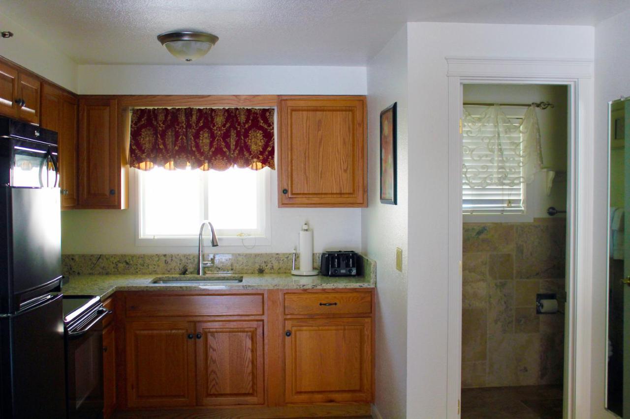 Silverton Inn & Suites Esterno foto