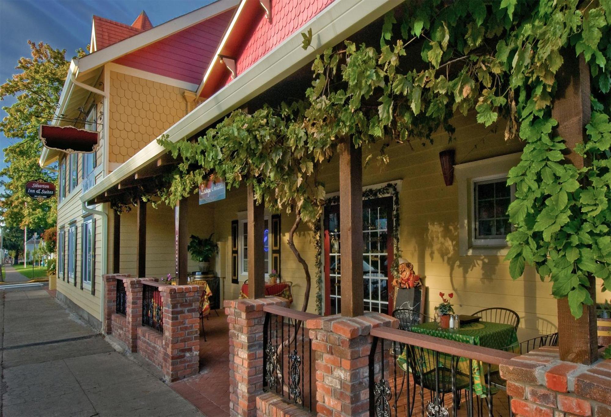 Silverton Inn & Suites Esterno foto