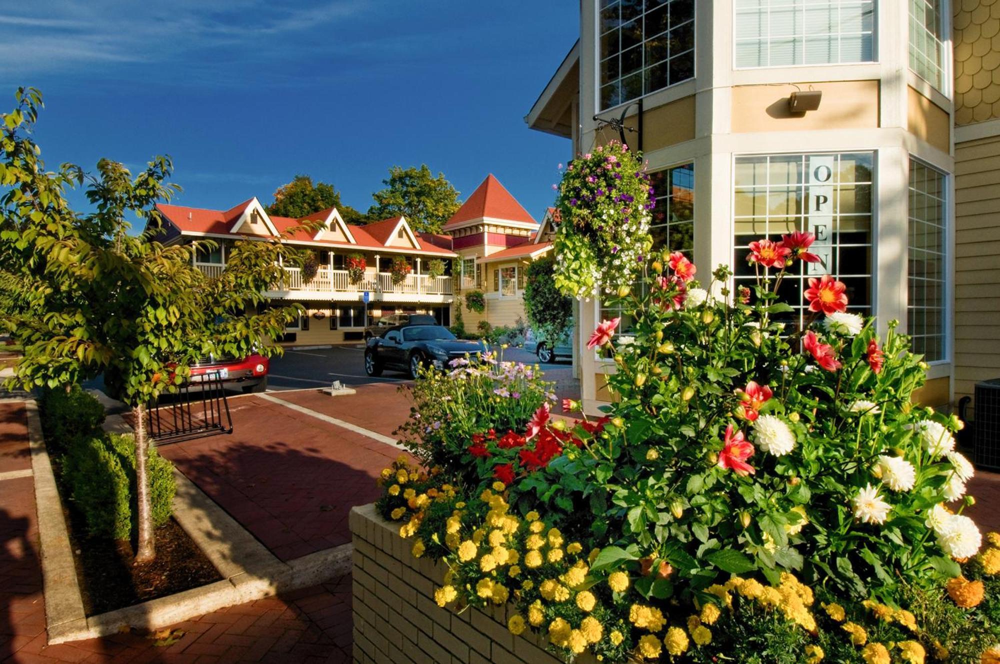 Silverton Inn & Suites Esterno foto