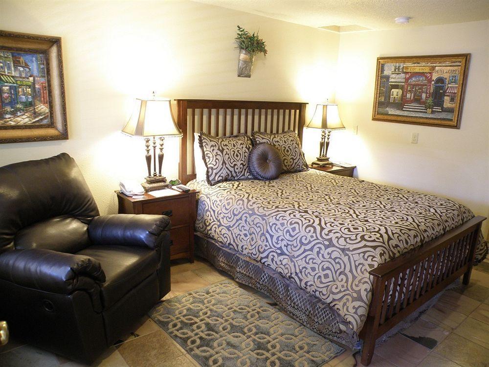 Silverton Inn & Suites Esterno foto