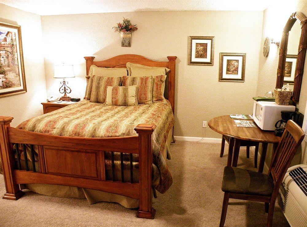 Silverton Inn & Suites Esterno foto