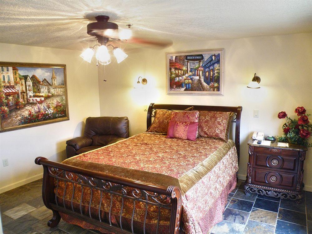 Silverton Inn & Suites Esterno foto