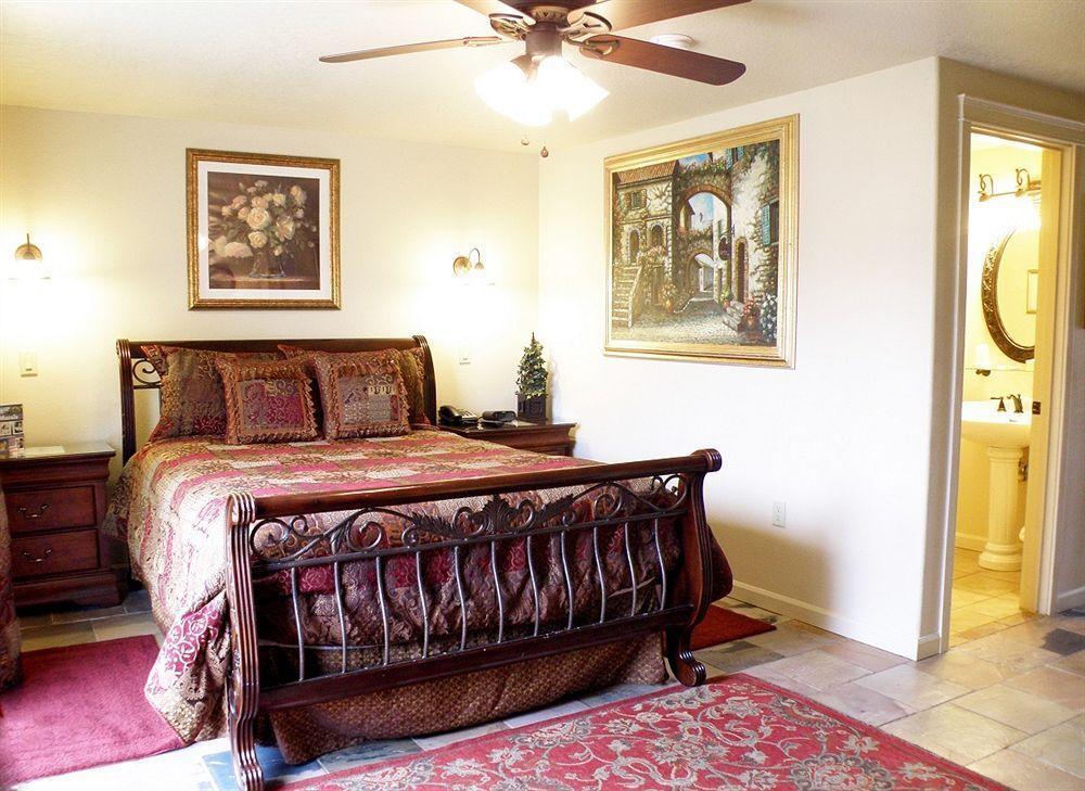 Silverton Inn & Suites Esterno foto